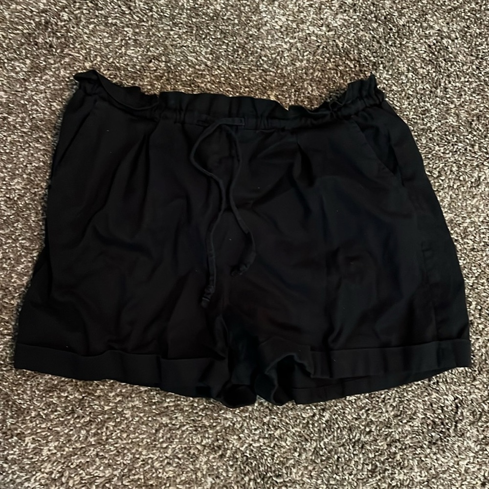 Kohls | Elastic waist high rise shorts | size: M